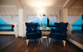 Penthouse Evianne Faleza